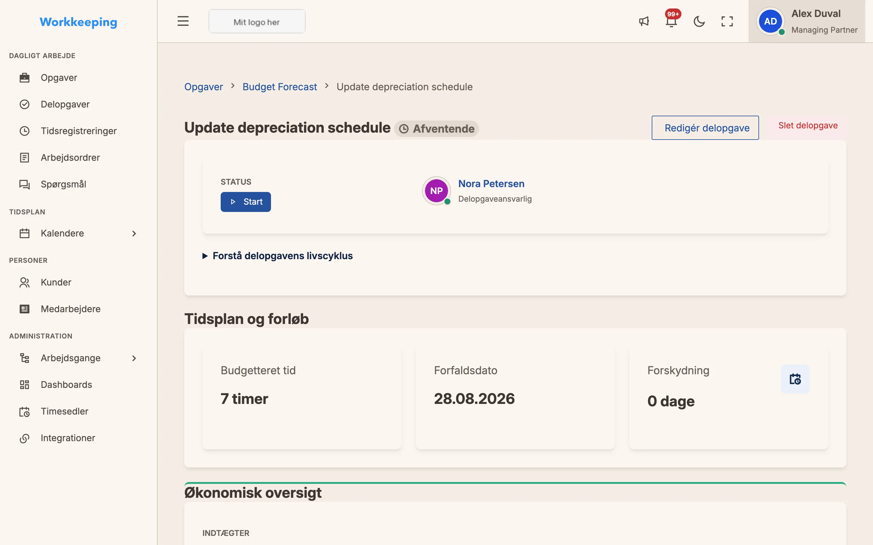 Opgavedetaljevisning med tidsregistrering, kommentarer og status