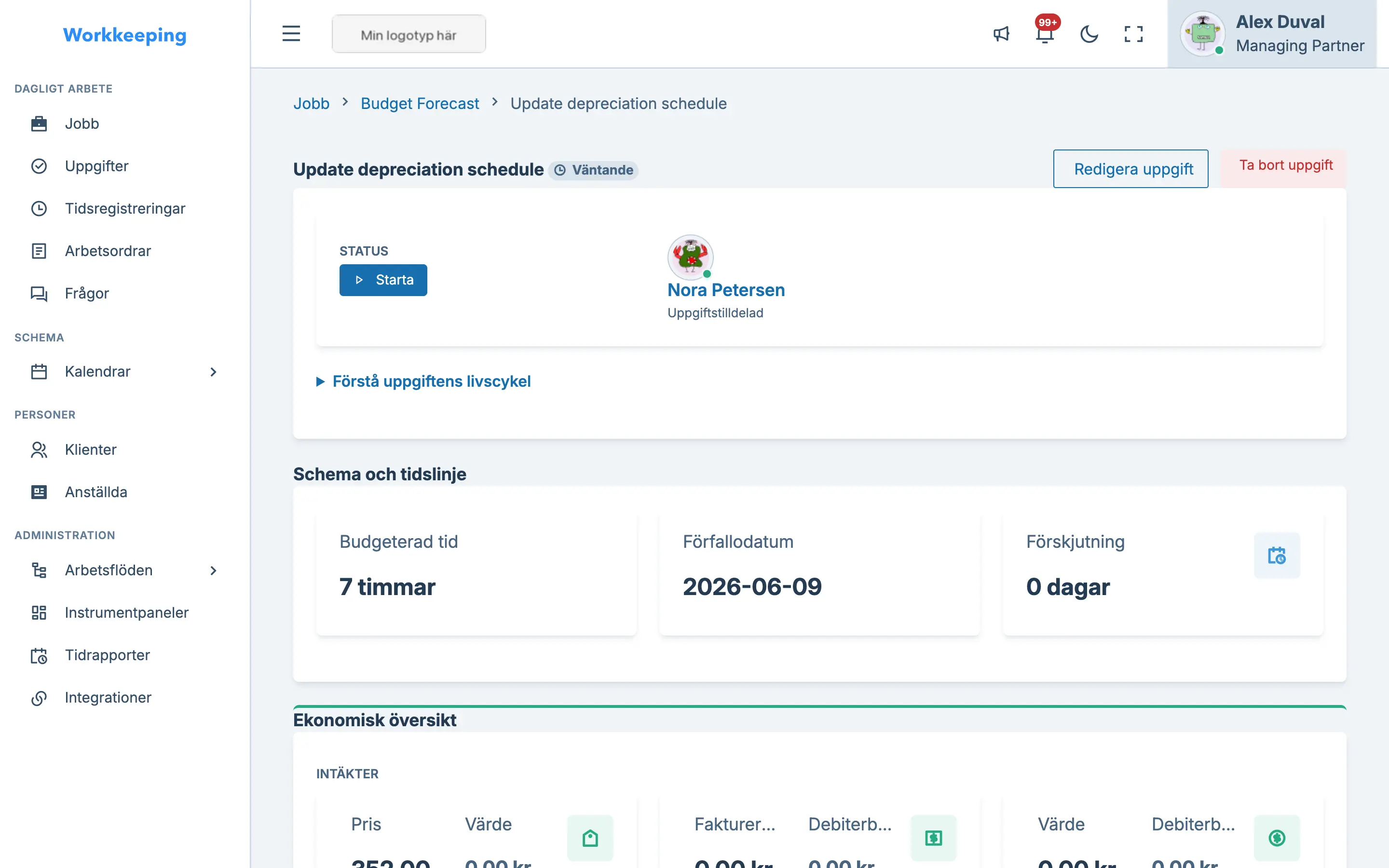 Uppgiftsdetaljvy med tidsregistrering, kommentarer och status